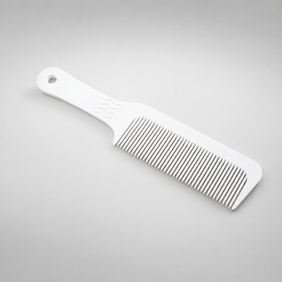 Peine para corte con máquina y degradados en color blanco para cabello oscuro