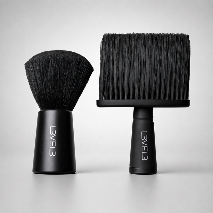 Set de dos brochas quitapelos para cuello profesionales L3VEL3 redonda y plana color negro mate